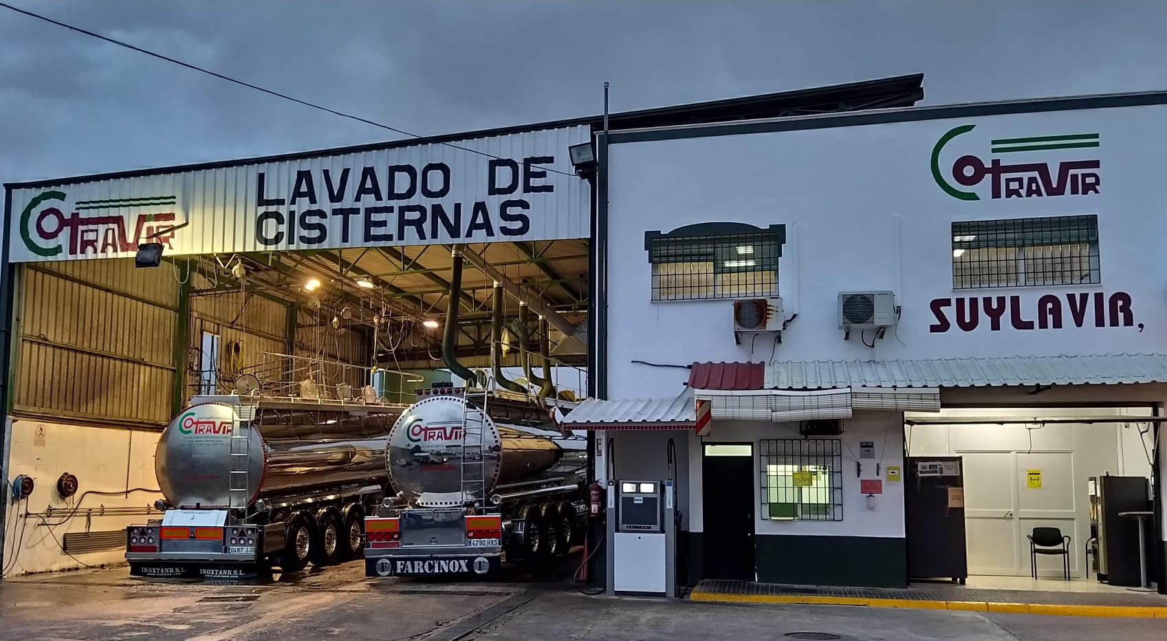 fachada con tunel lavado